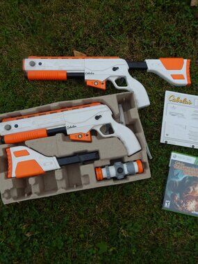Cabela's Dangerous Hunts 2011 Xbox 360 Game and Top Shot Elite Controller Set